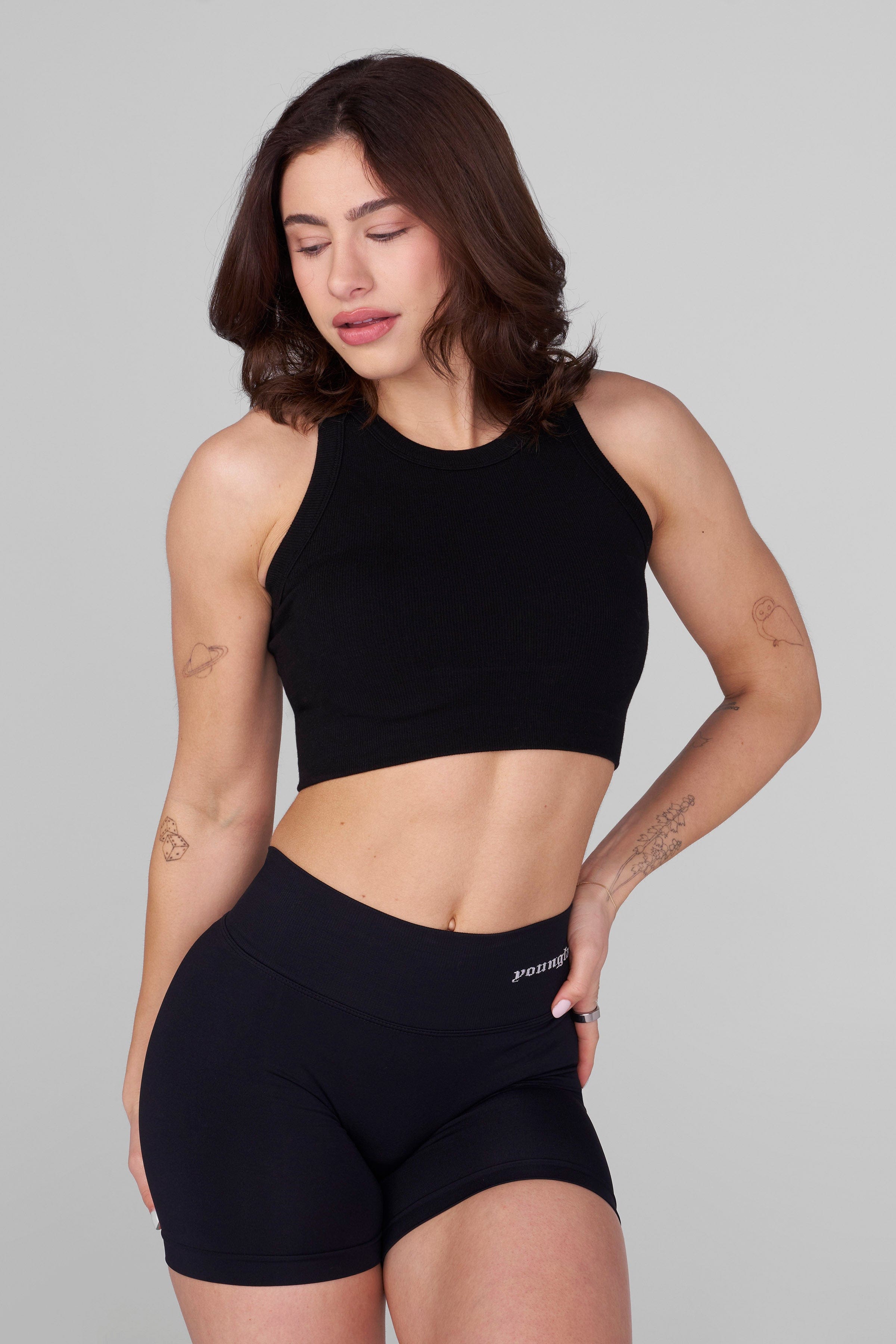 Side view of the seamless sports bra highlighting its ribbed texture and fit.