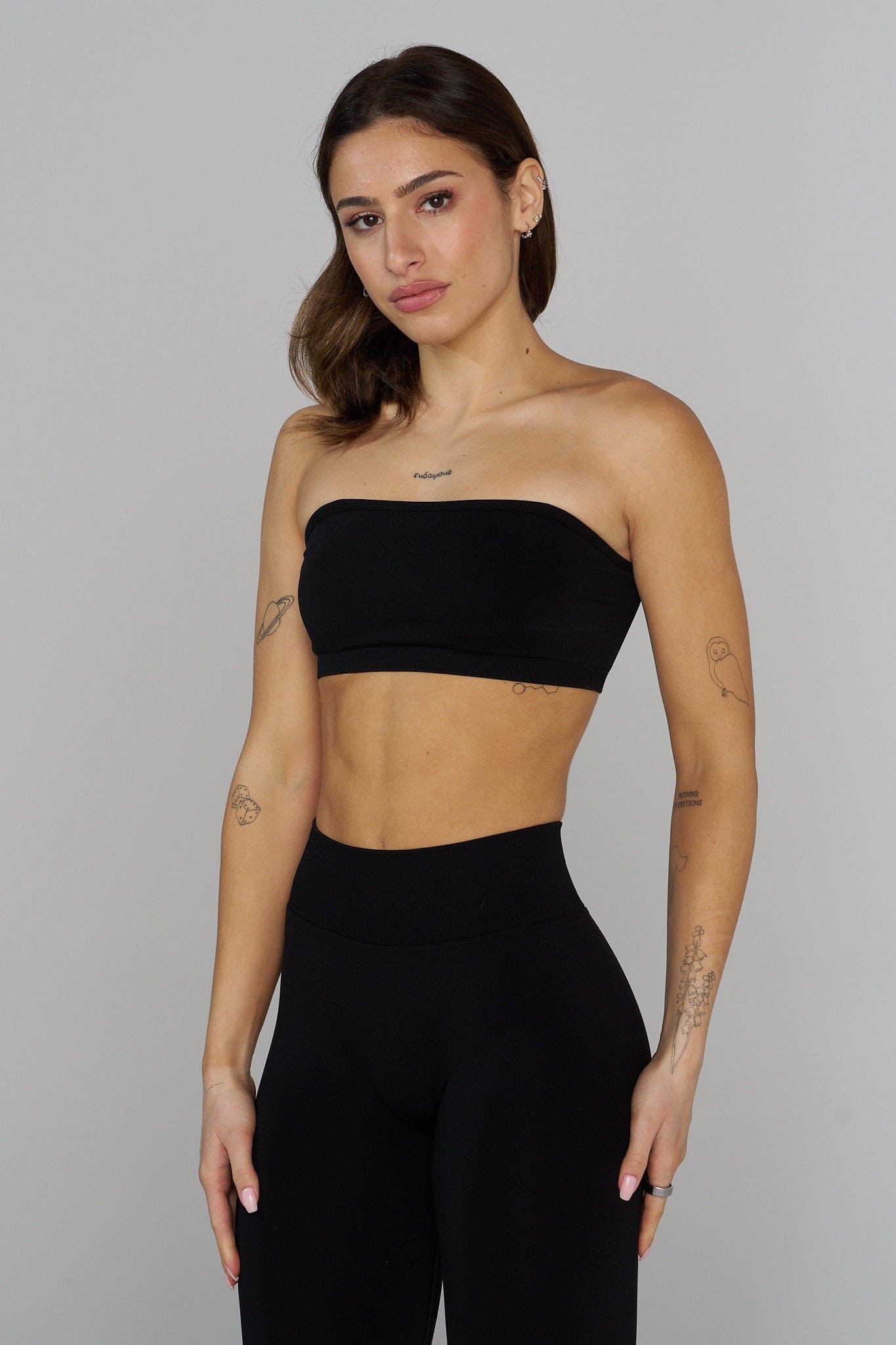 Back view of the seamless sports bra showing its strapless design.