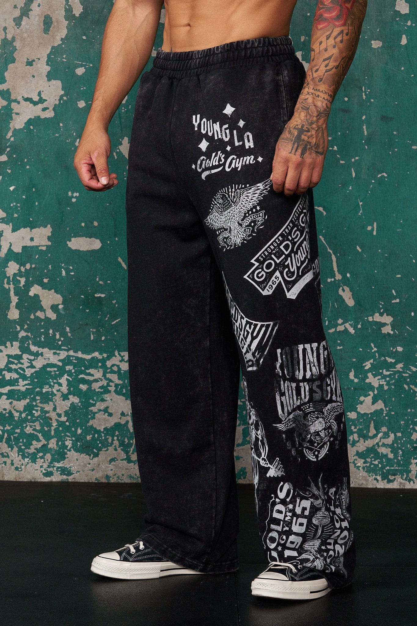 Front view of Gold's Gym Evolution Baggy Sweatpants showcasing the relaxed fit.