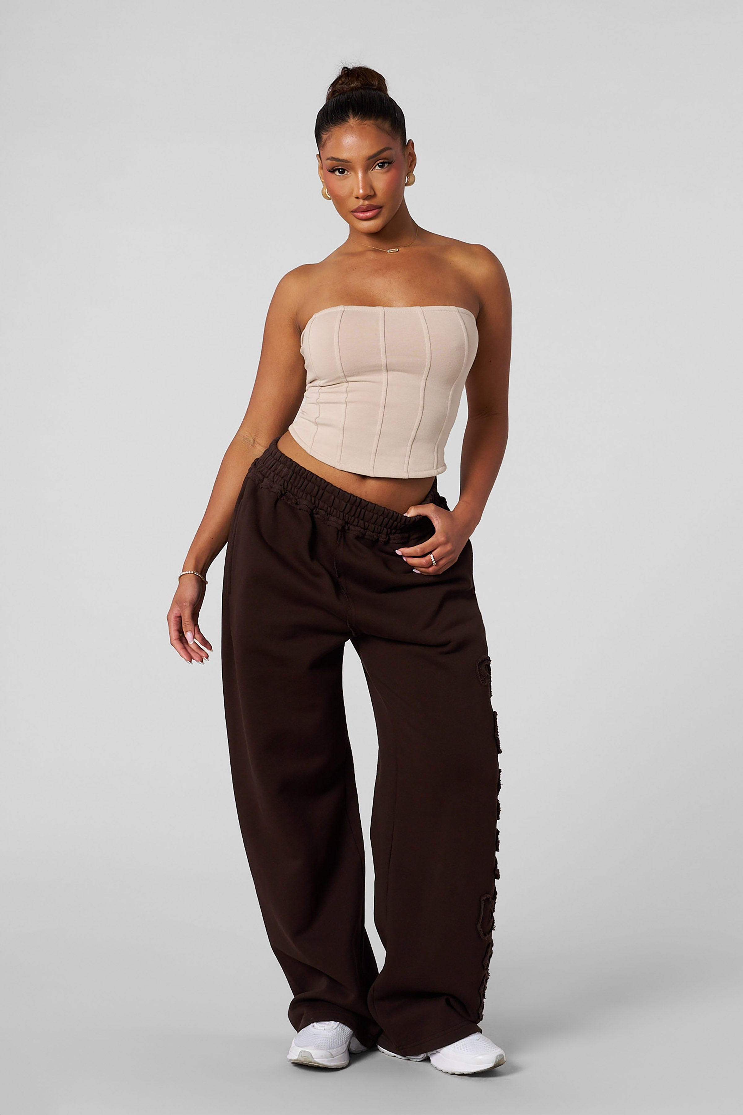 Layered corset outfit for upscale Chicago evening events.