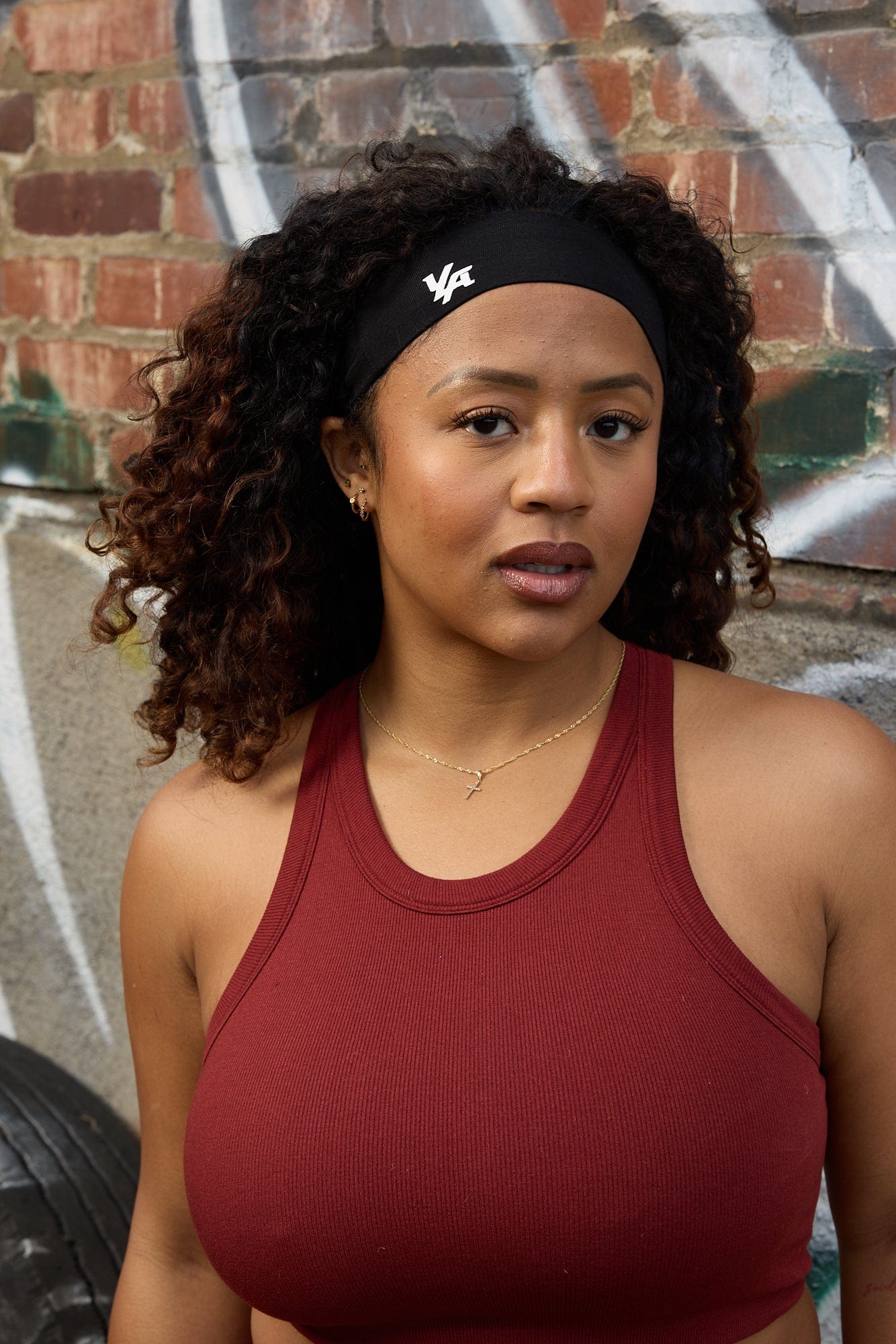Stretch headbands in grey and white for running and fitness