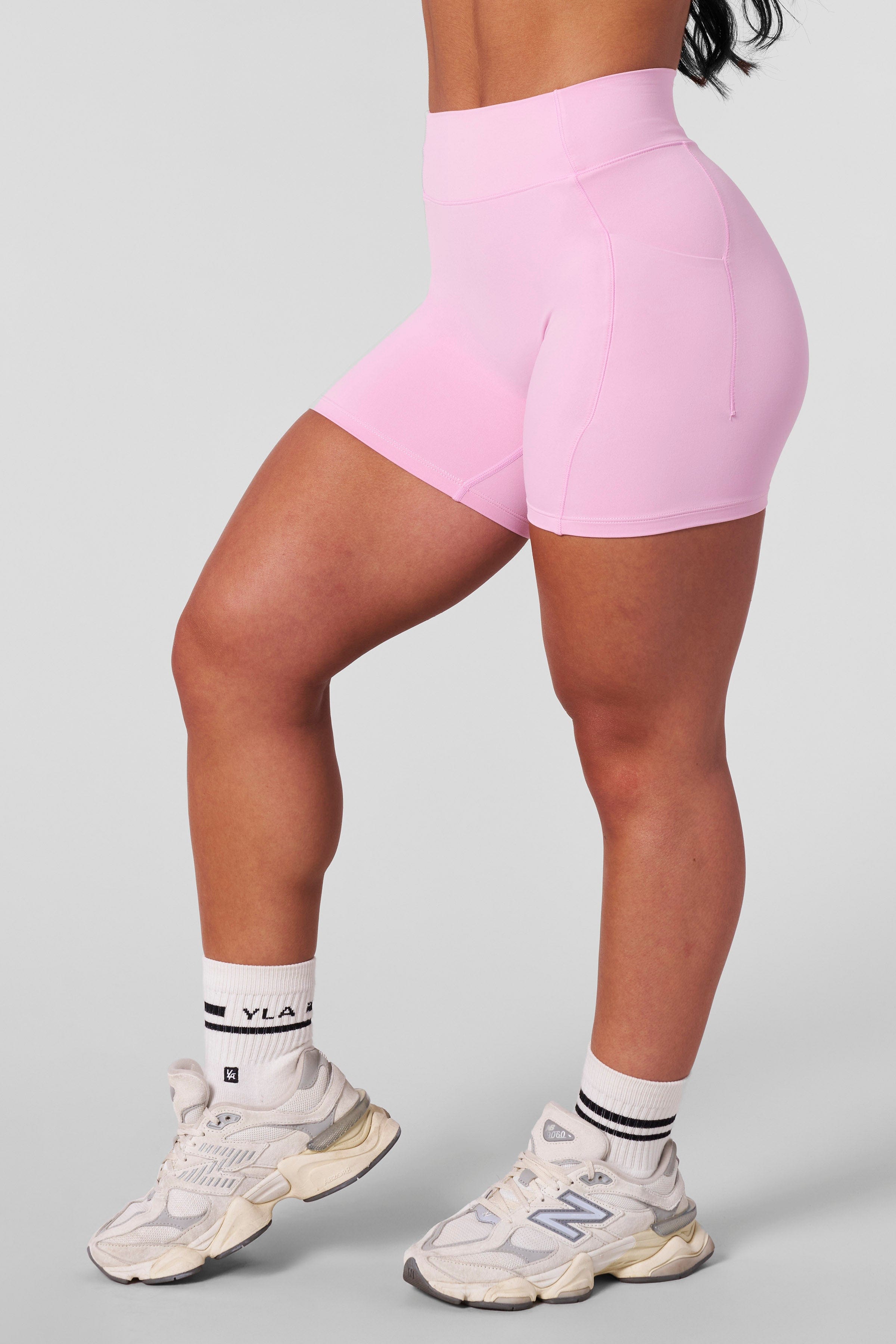 Back view showing the compression shorts’ seamless waistband design