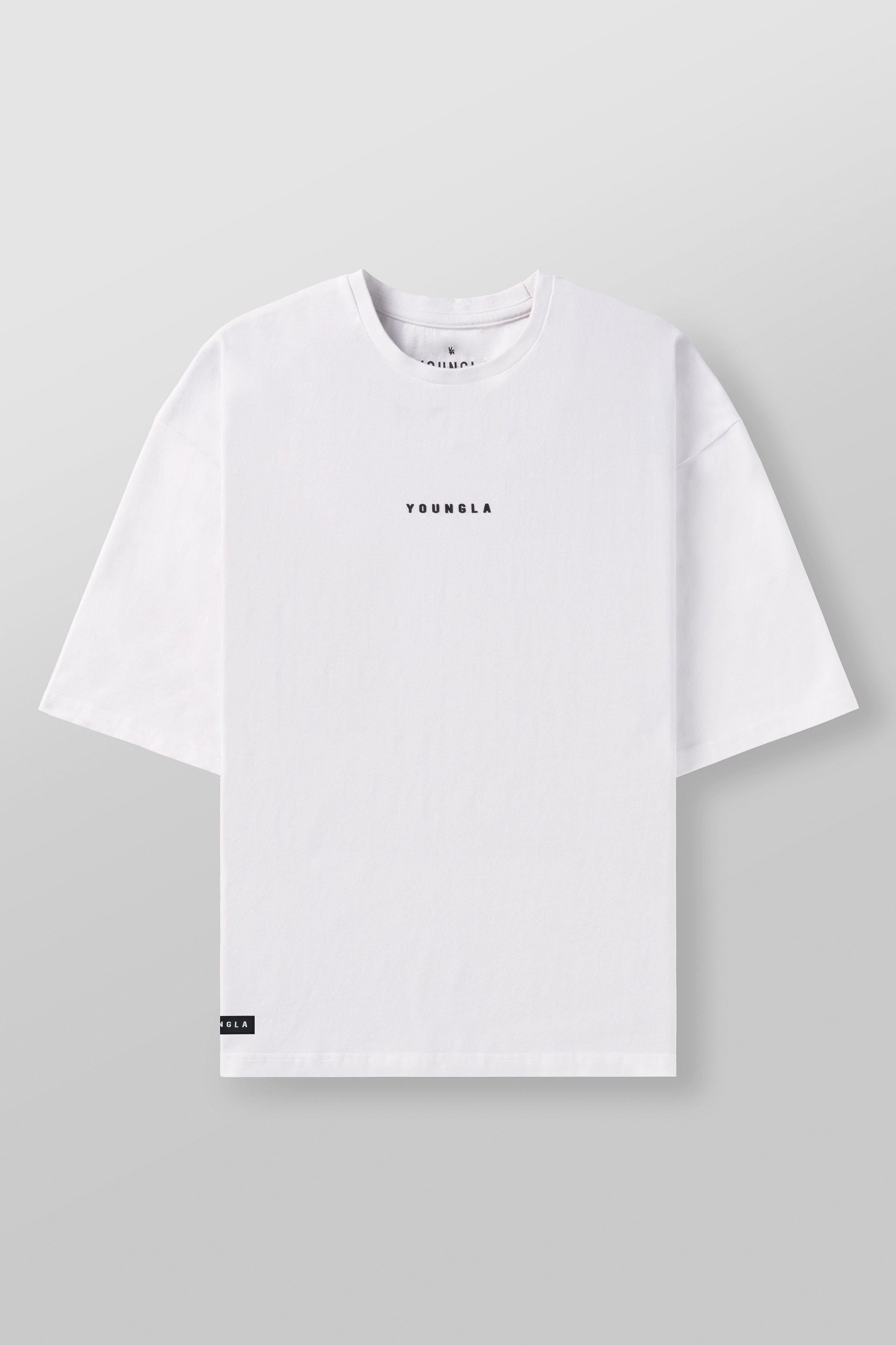 Front view of oversized t shirt men in relaxed fit, ideal for casual wear