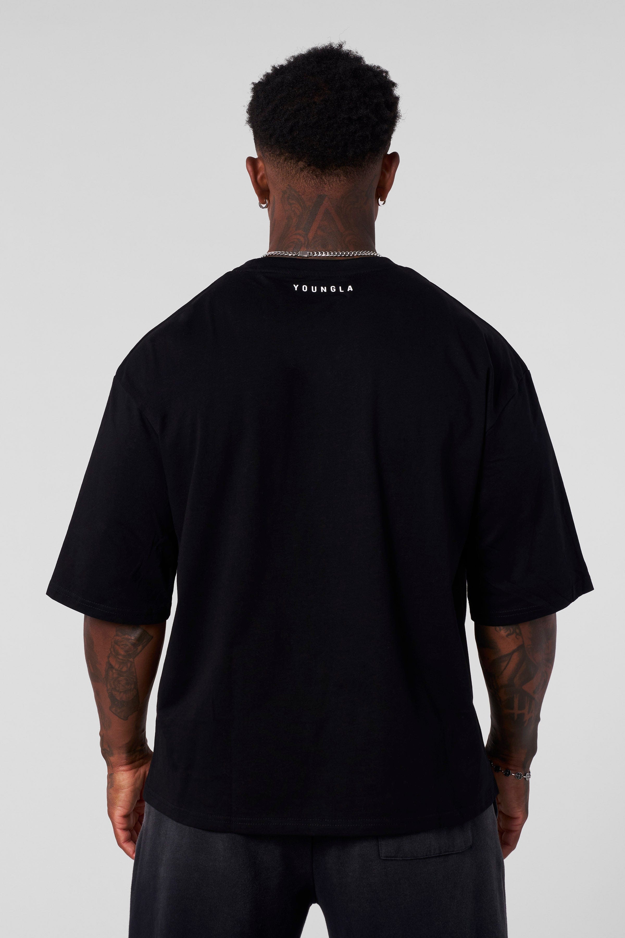 Close-up of the scorpion graphic on the tee layer of the set