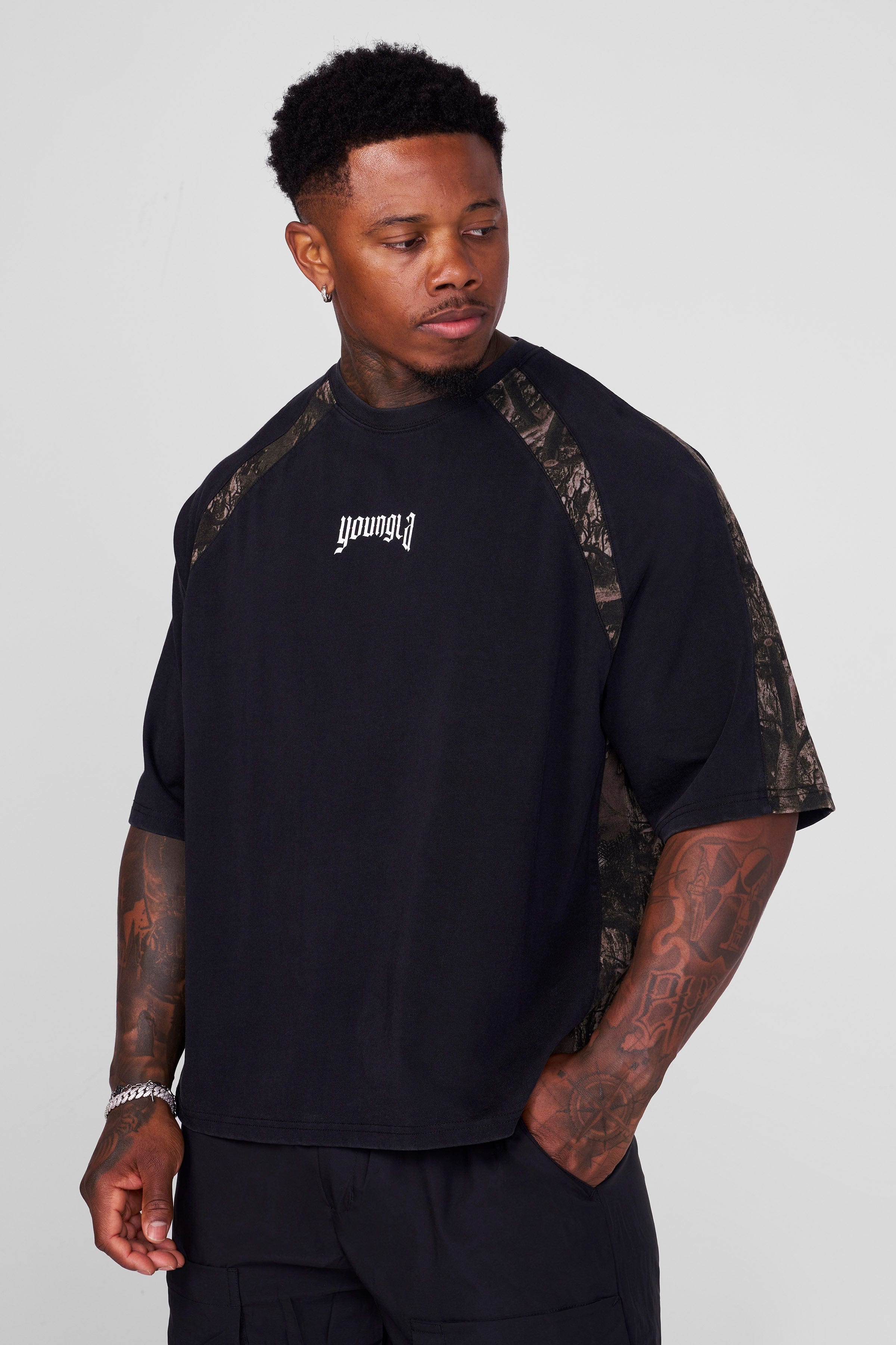 Casual styling of the oversized tee with jeans.