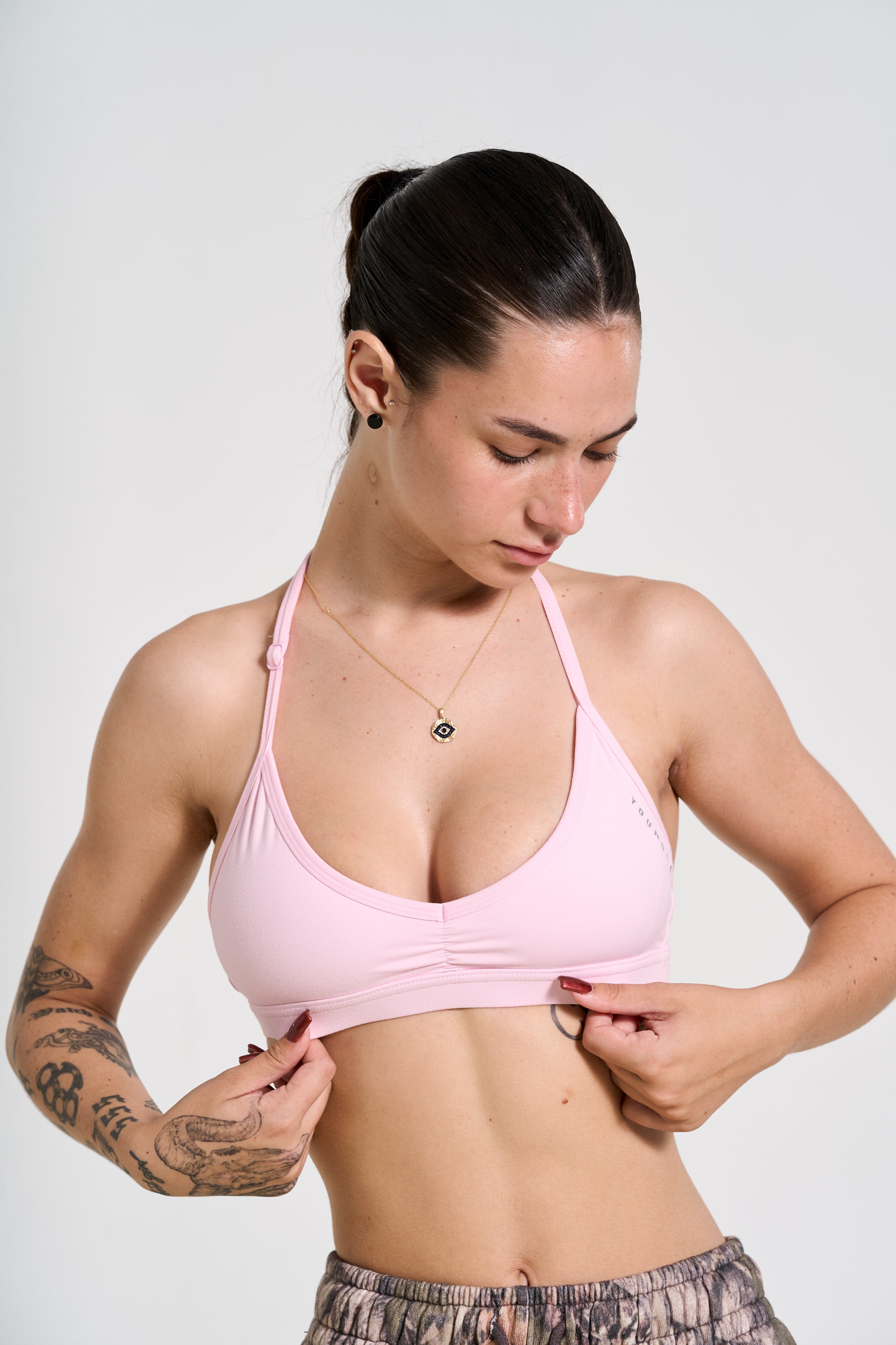 Backless design of the lightweight workout bra