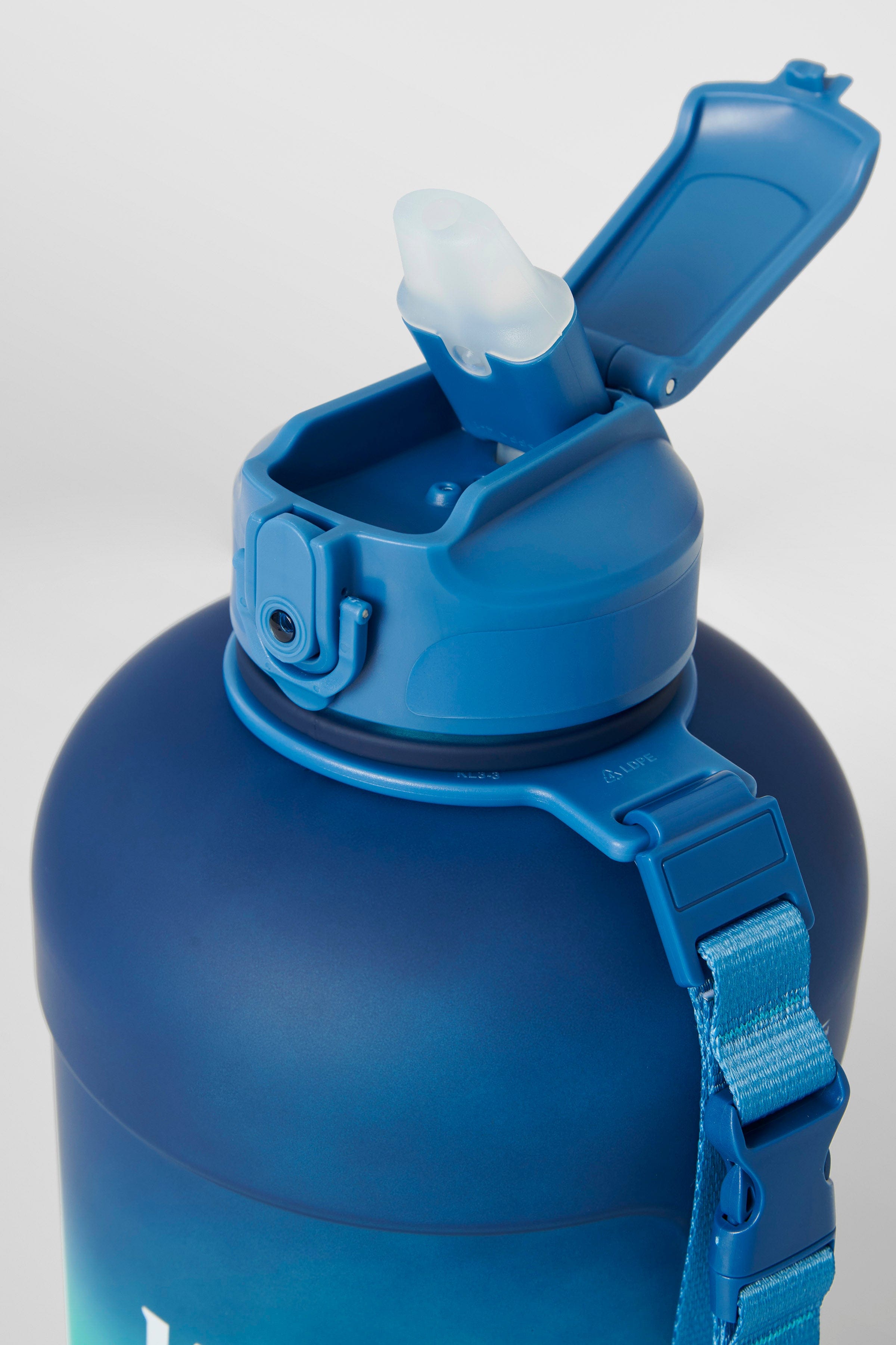 Lah Jug 2.0 showing straw feature, perfect for outdoor activities.