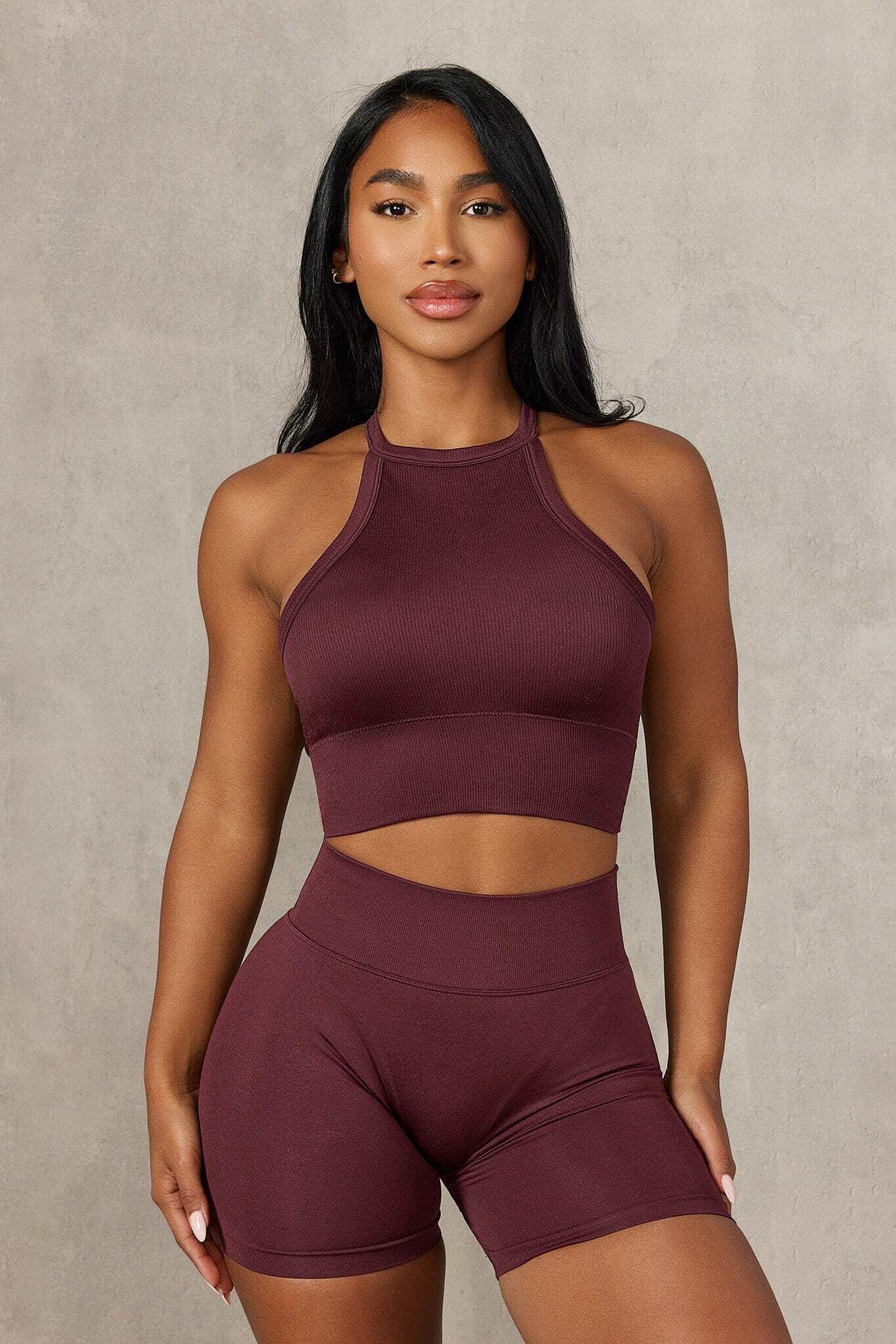 Side view of the Legacy Seamless Tank, highlighting its seamless design and built-in support.