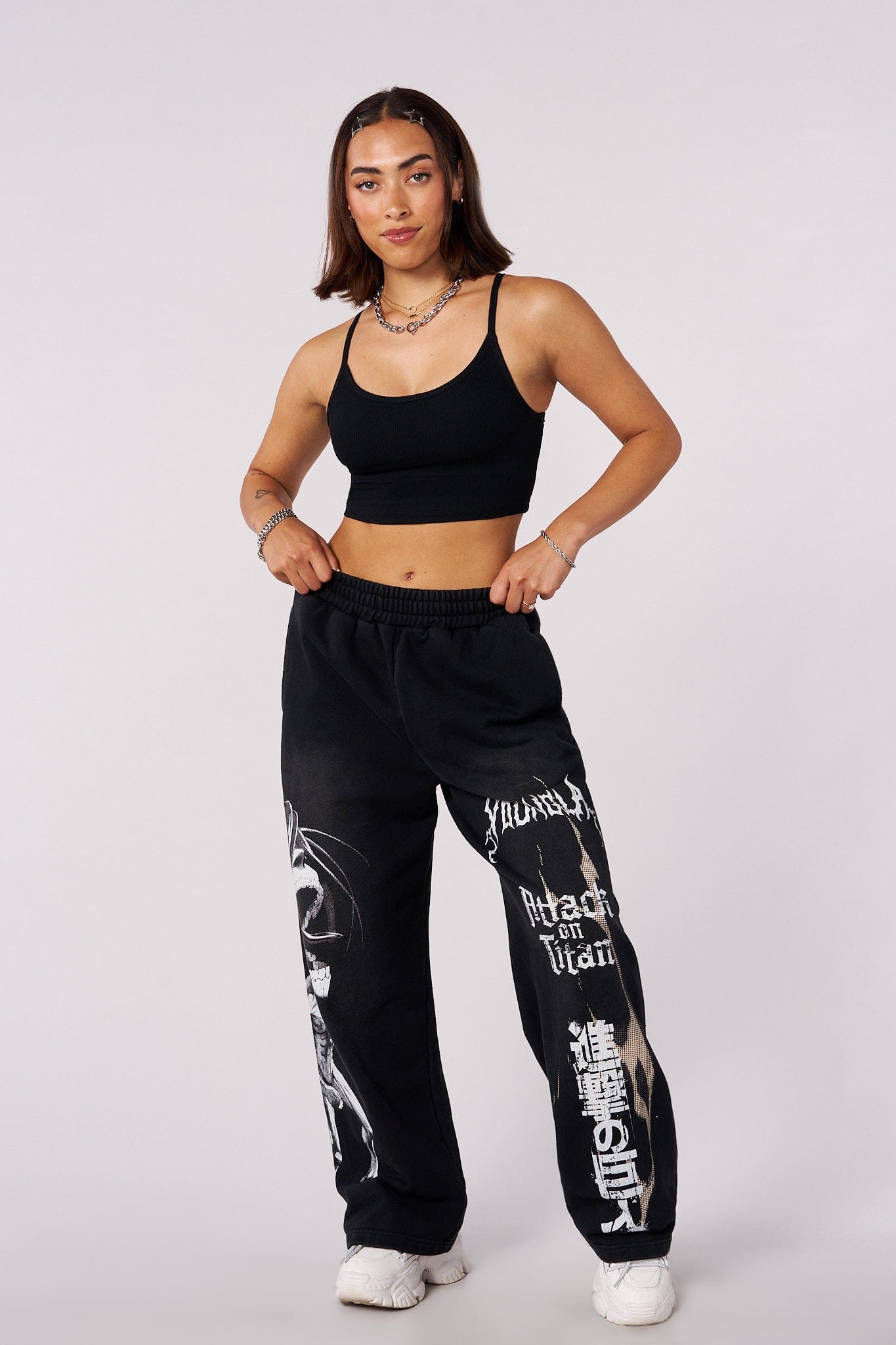 Back view of mens baggy joggers, displaying the no-cuff design and relaxed fit.