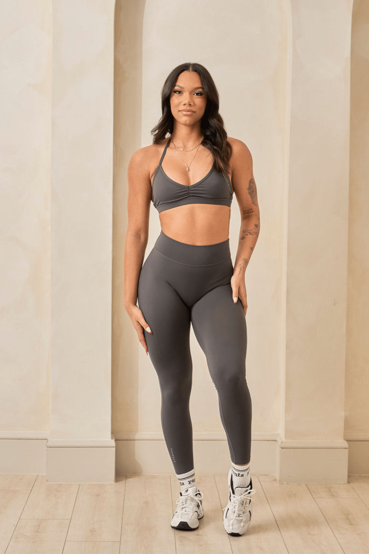 Back angle showing V seam detail on high rise urban leggings