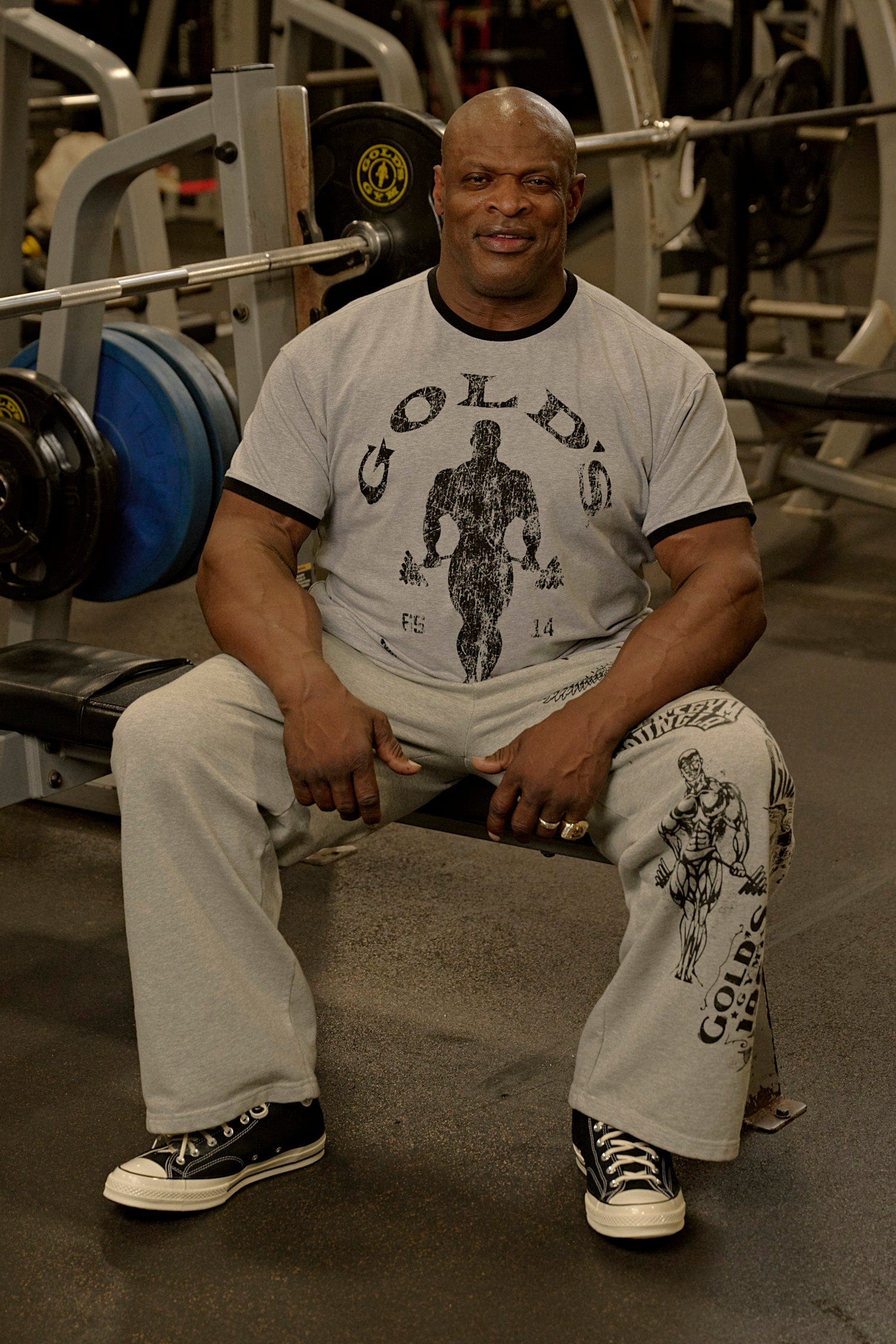 Close-up of contrasting collar and sleeve hems on retro fitness tee
