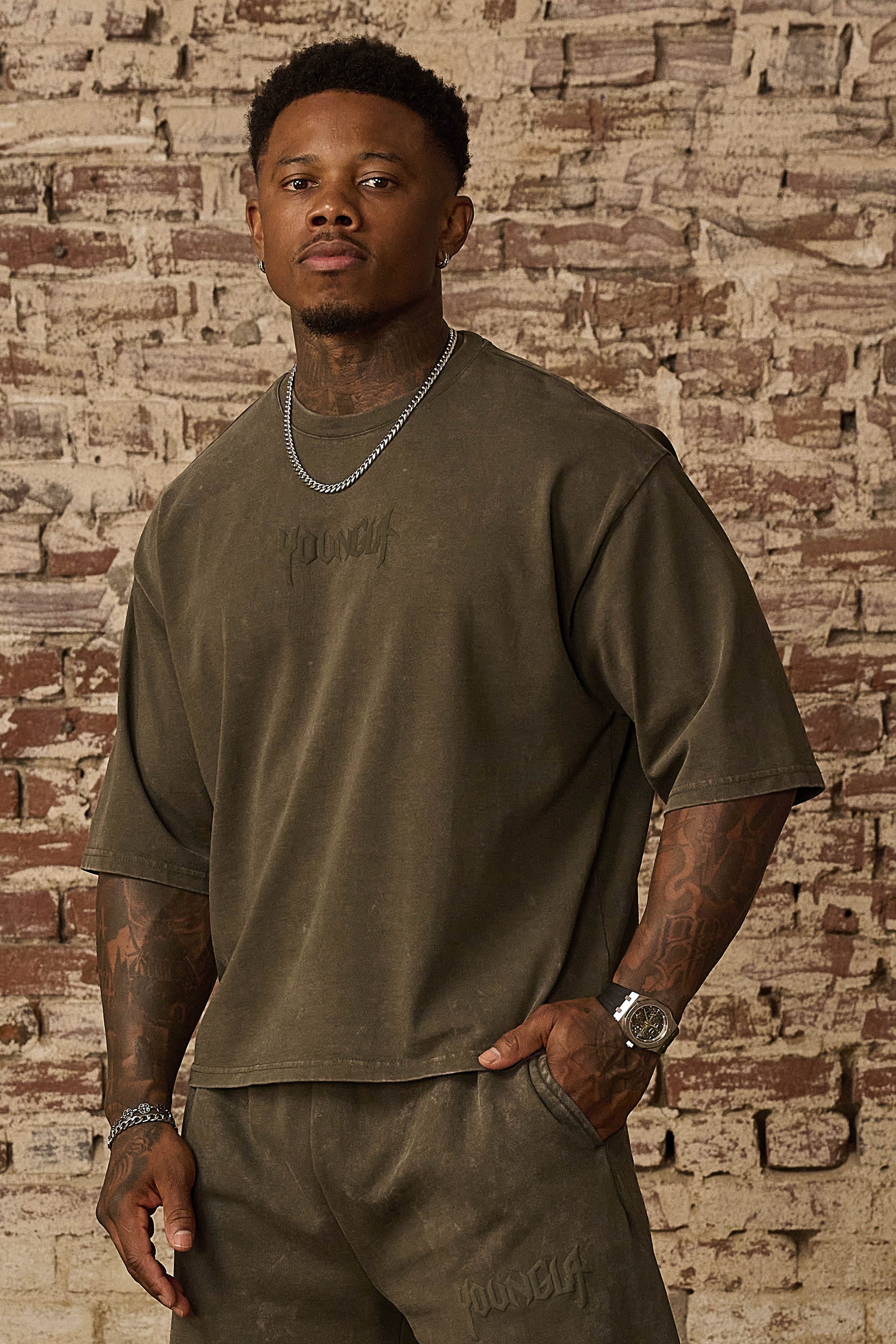 Men’s cropped t shirt in midnight black, loose fit styling