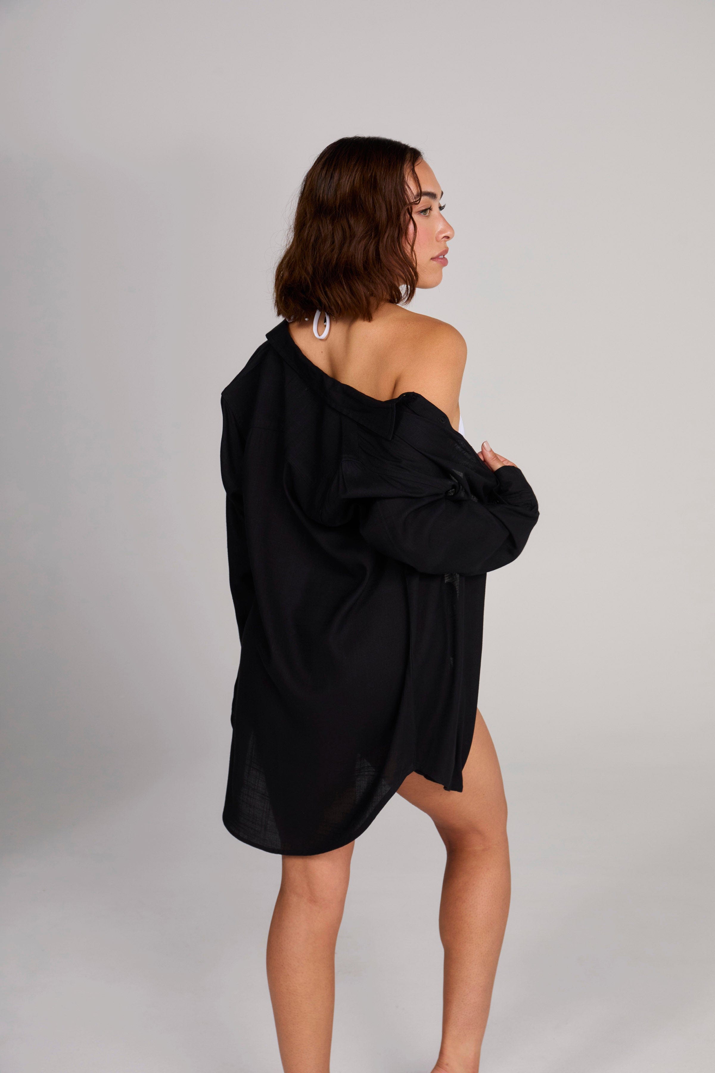 Stylish beach cover up dress paired with a bikini.